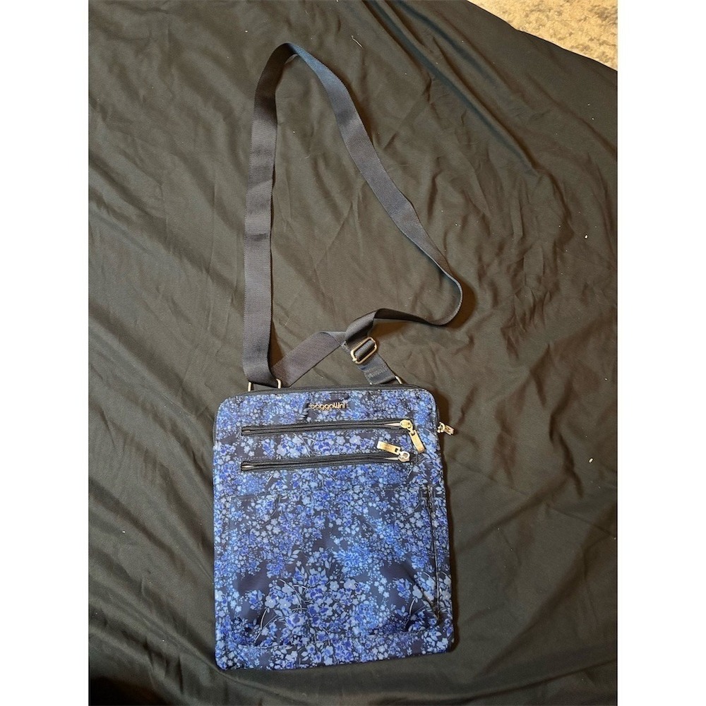 Baggallini Crossbody Bag Womens S Blue Floral Travel Multi-Zip Pockets travel
